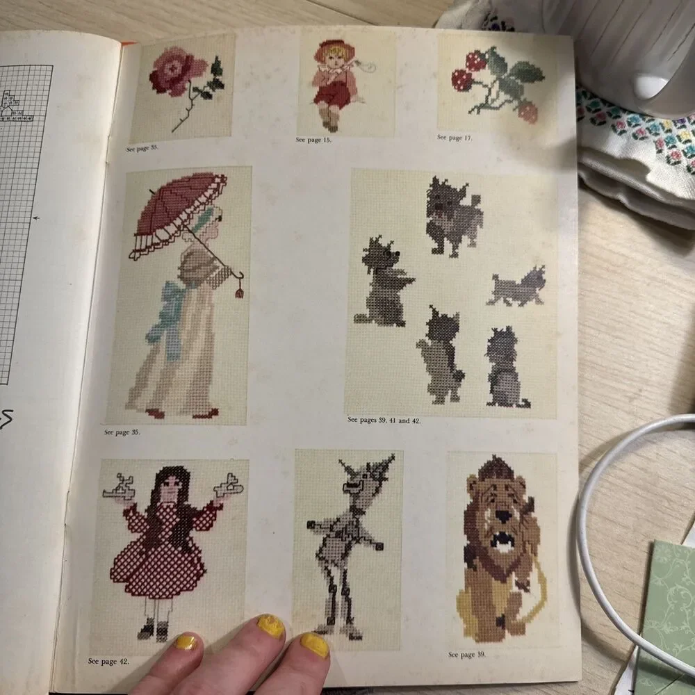 Ginnie Thompson Favorite Illustrations from Children Classics in Counted Cross